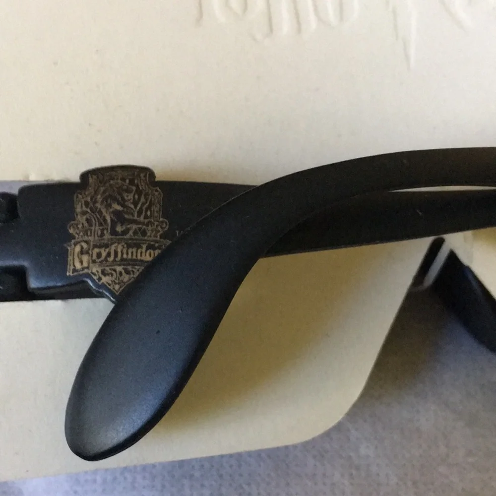 NWT Harry Potter Gryffindor sunglasses